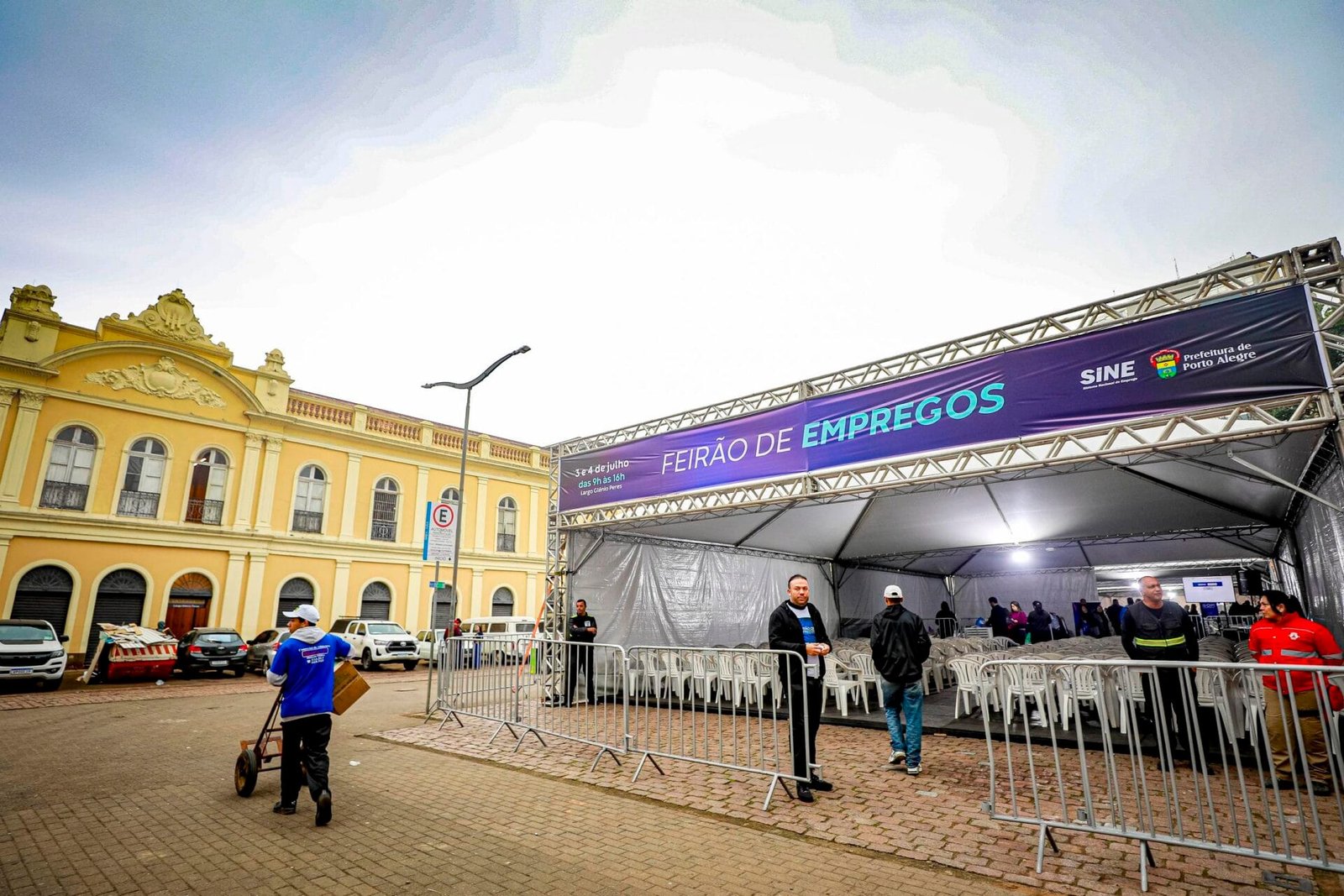 Bairro de Porto Alegre recebe feirão com 2,3 mil vagas de emprego