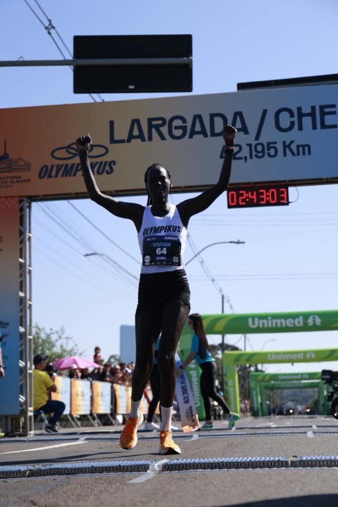 Maratona Internacional de Porto Alegre 2024 tem como vencedores Vivian Kiplagati e Maxwell Rotich 2 martona de porto alegre