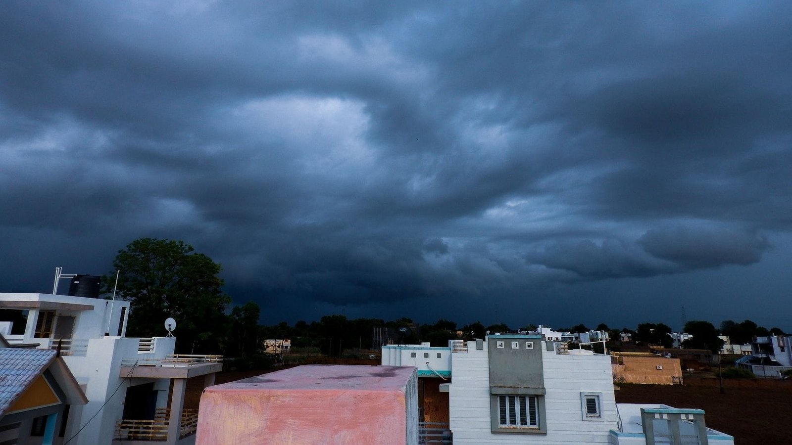 Tempo fica instável e há risco de chuva volumosa em parte do RS nesta terça