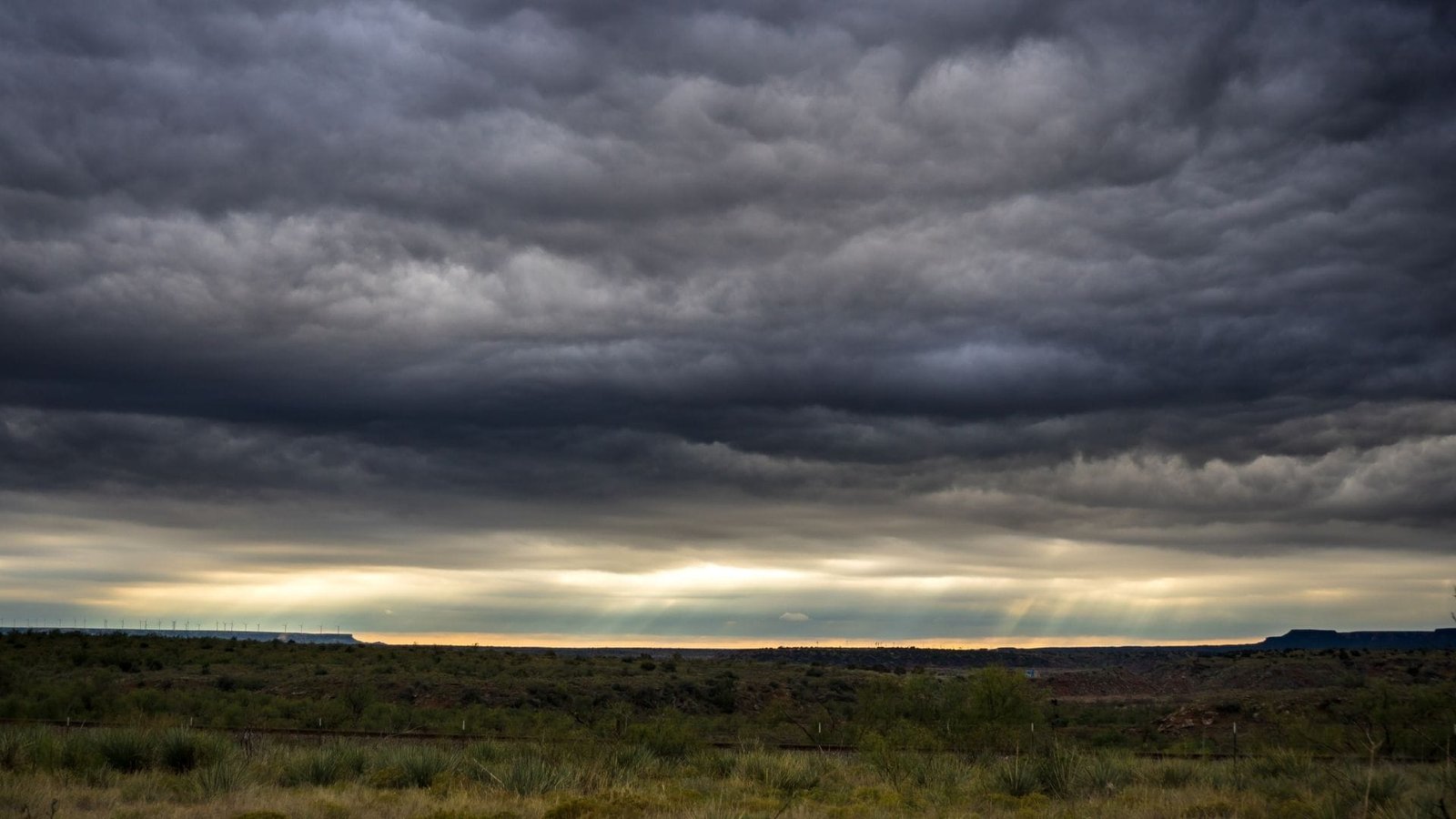 Defesa Civil alerta para chuva forte e risco de granizo em áreas do RS