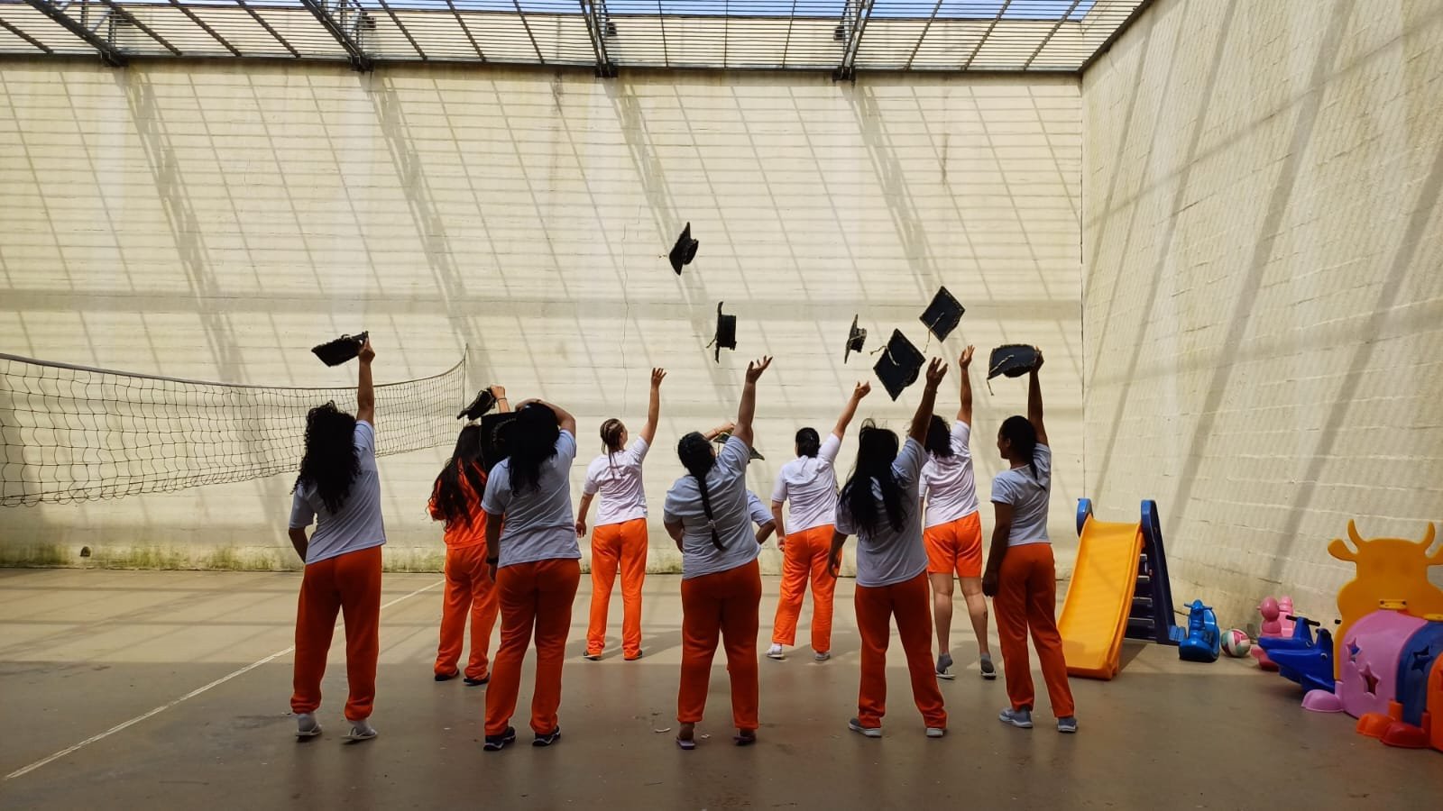 Detentas recebem certificados após conclusão de curso em Guaíba