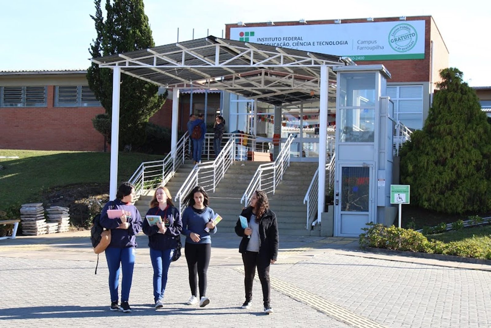 IFRS oferece vagas para cursos EJA, técnicos e superiores gratuitos