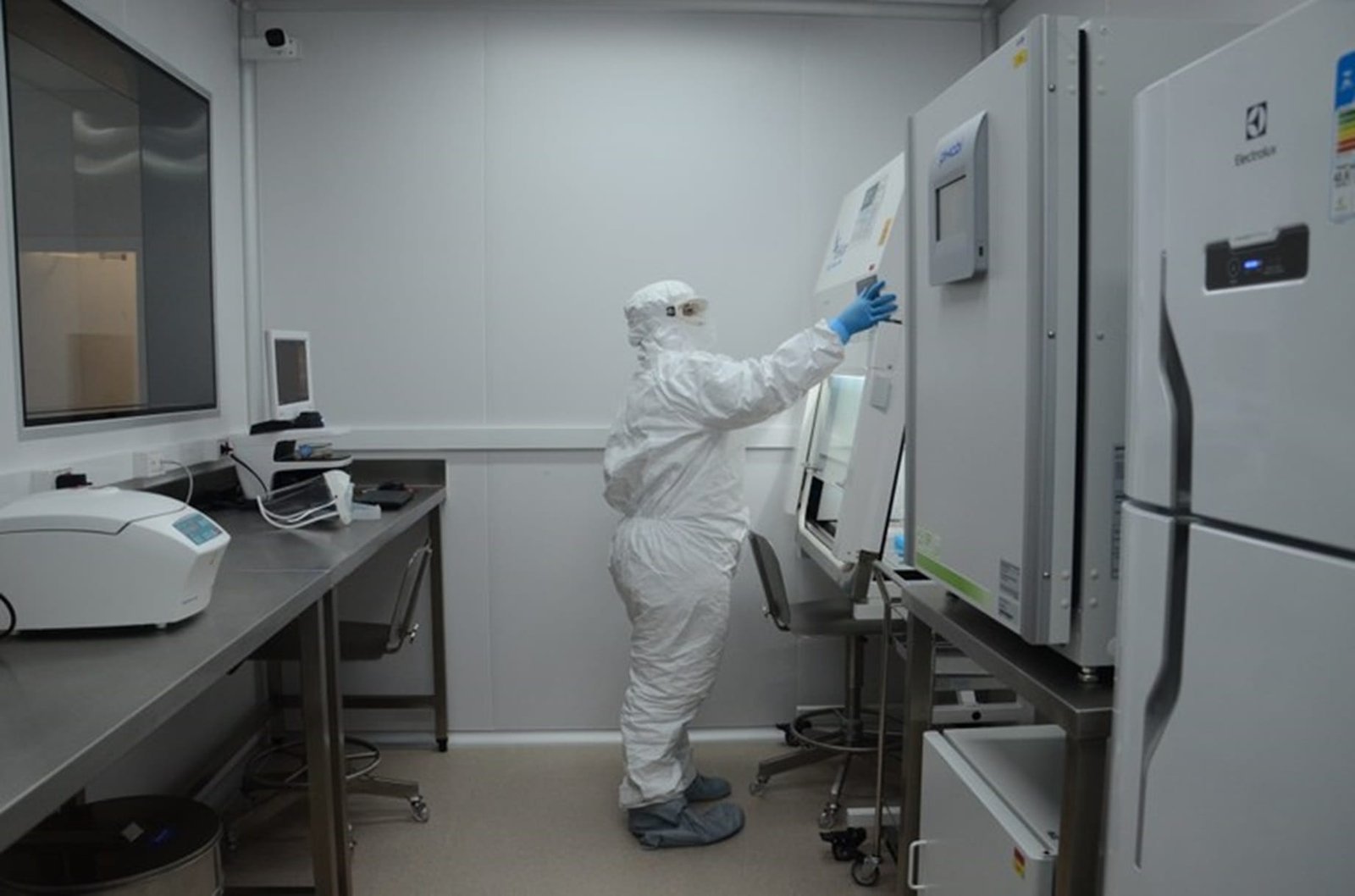 UFRGS inaugura laboratório de biossegurança NB3