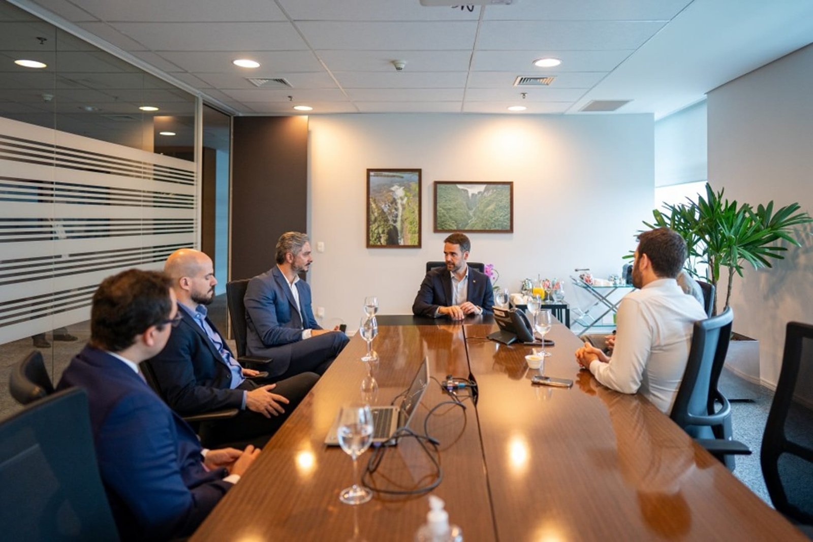 Reunião discute impasse na concessão dos parques de Cambará do Sul