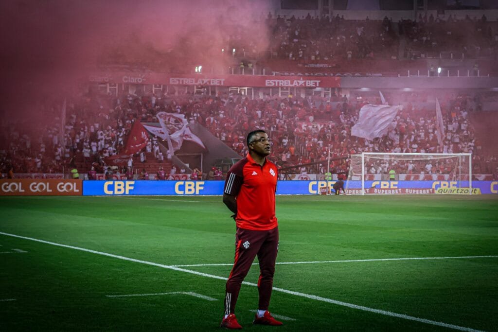"Foi um grande empate", ressalta Roger após o jogo entre Inter e Flamengo 2 roger inter 1
