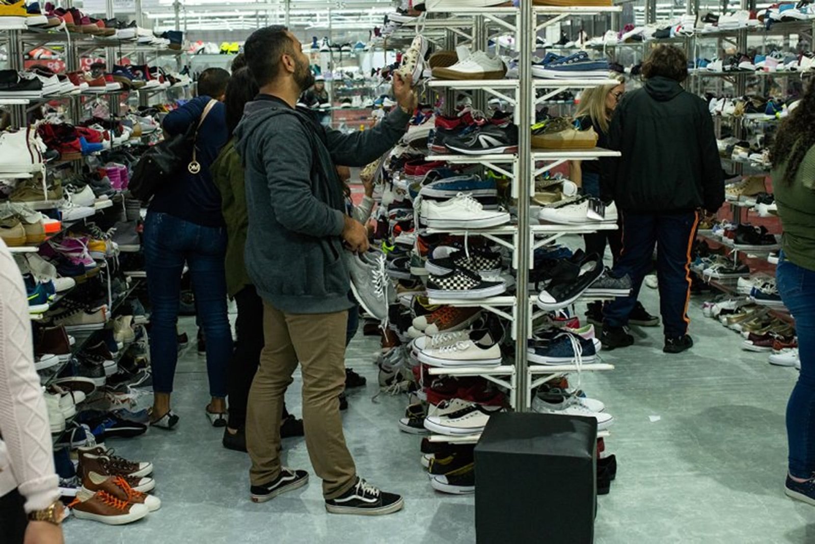 Primeiro dia de Loucura por Sapatos atrai milhares de visitantes