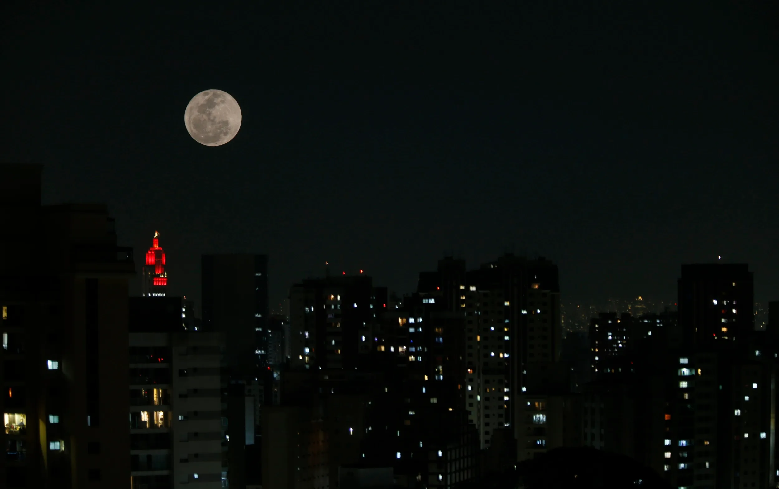 Superlua brilhará no céu nesta quinta 1 super lua
