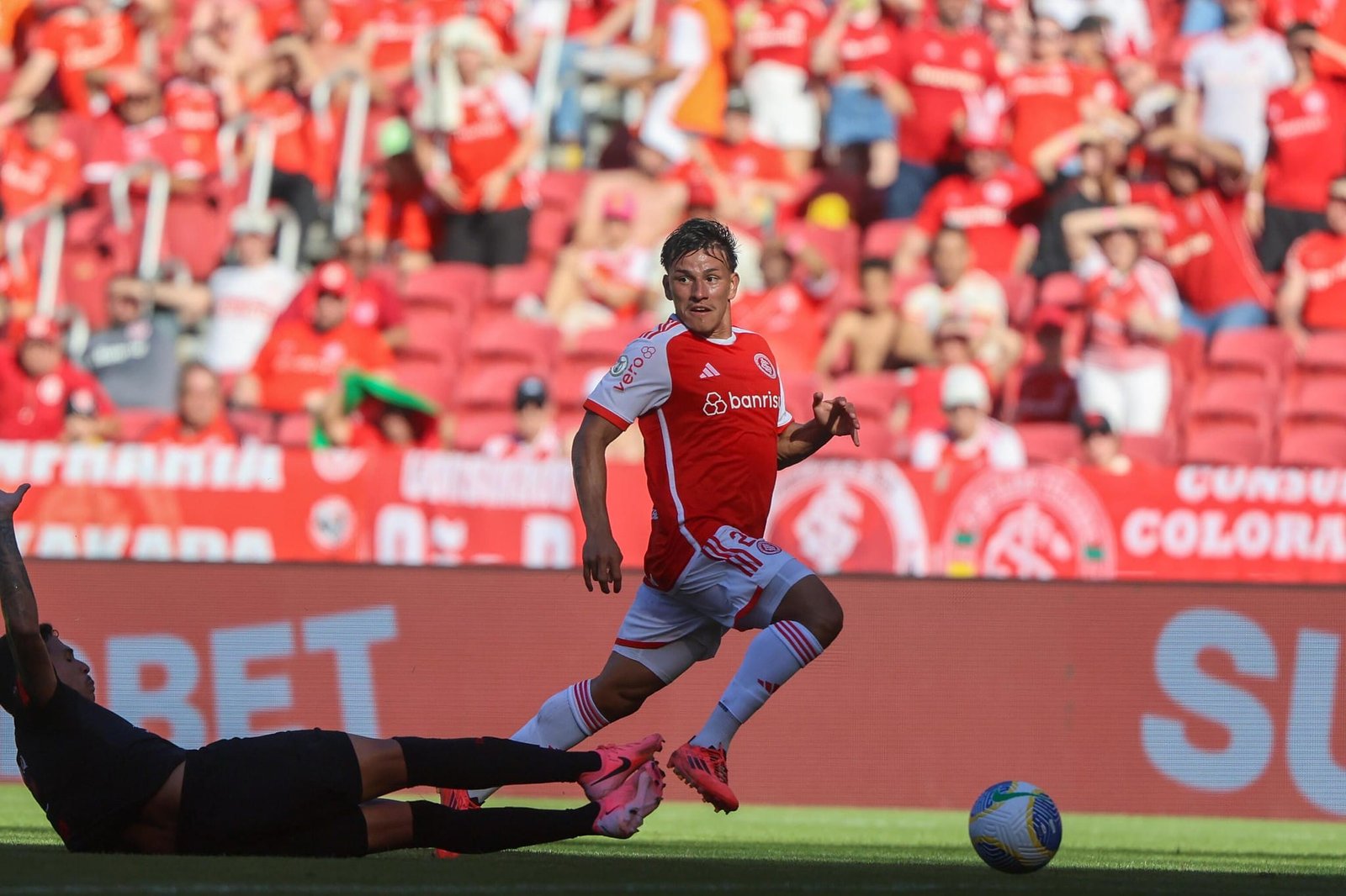 "É uma equipe madura", diz Roger após Inter golear o Bragantino 3 “É uma equipe madura”, diz Roger após Inter golear o Bragantino