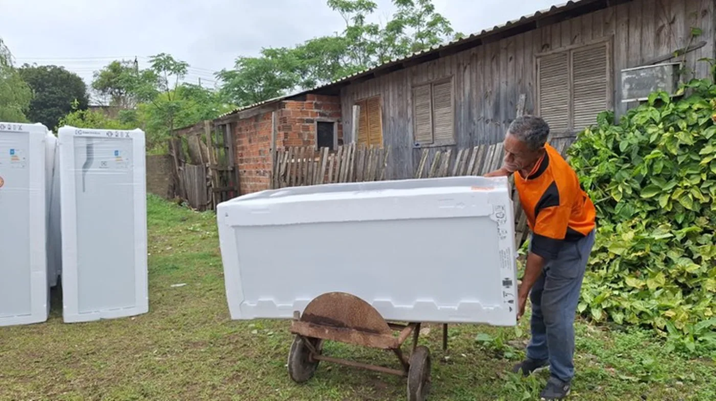 Troca de geladeira de graça: CEEE Equatorial realiza mutirão no Sul do RS; veja como participar 1 geladeiras ceee