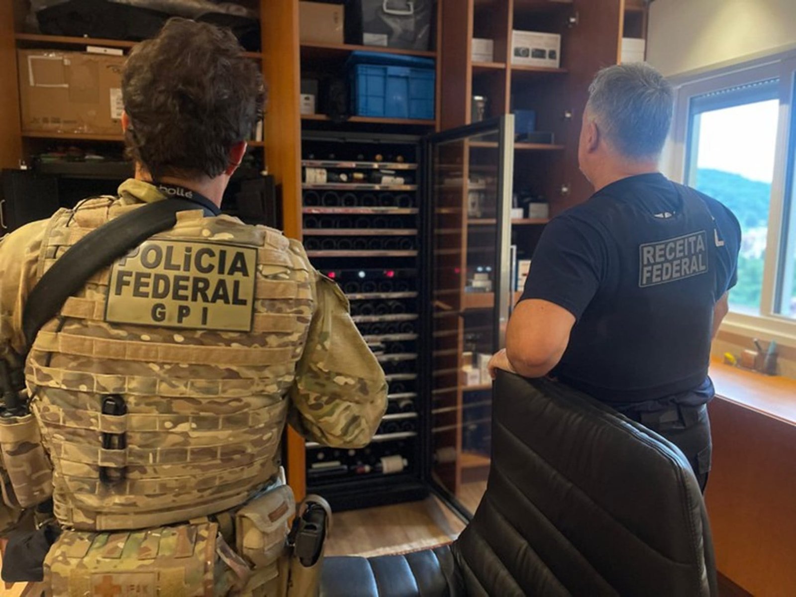 Operação desarticula esquema criminoso envolvendo servidores públicos federais