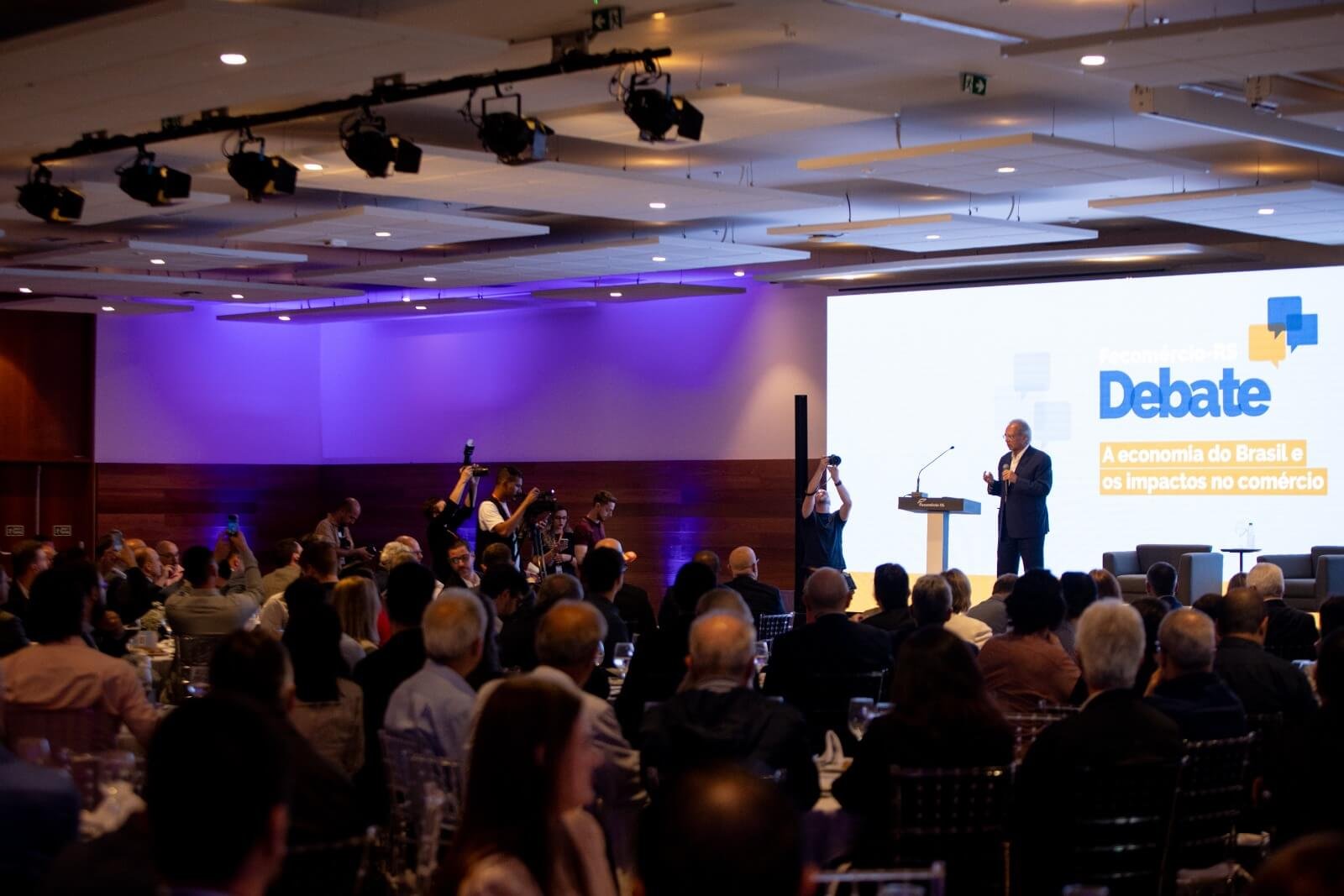 Em Porto Alegre, Paulo Guedes avalia cenário econômico mundial e do Brasil 