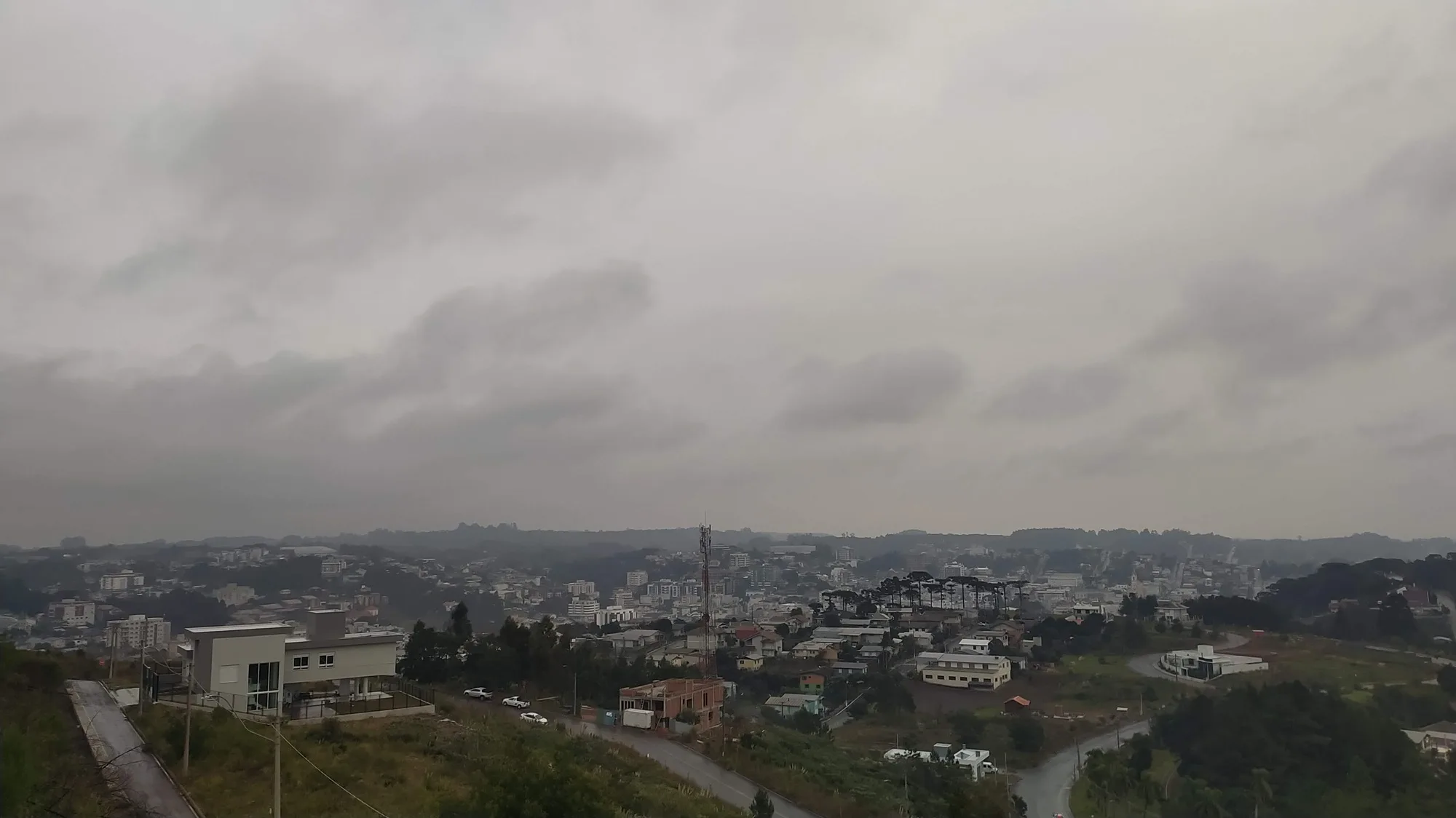 Ciclone extratropical provoca chuva forte e vento no RS neste sábado