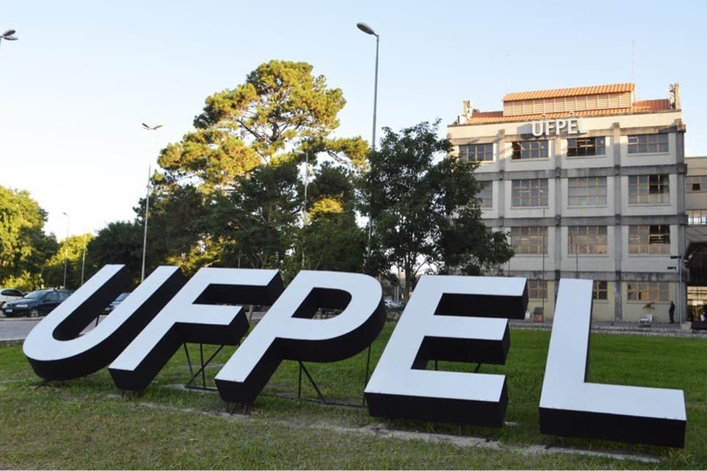 UFPel realiza concurso para técnico-administrativo