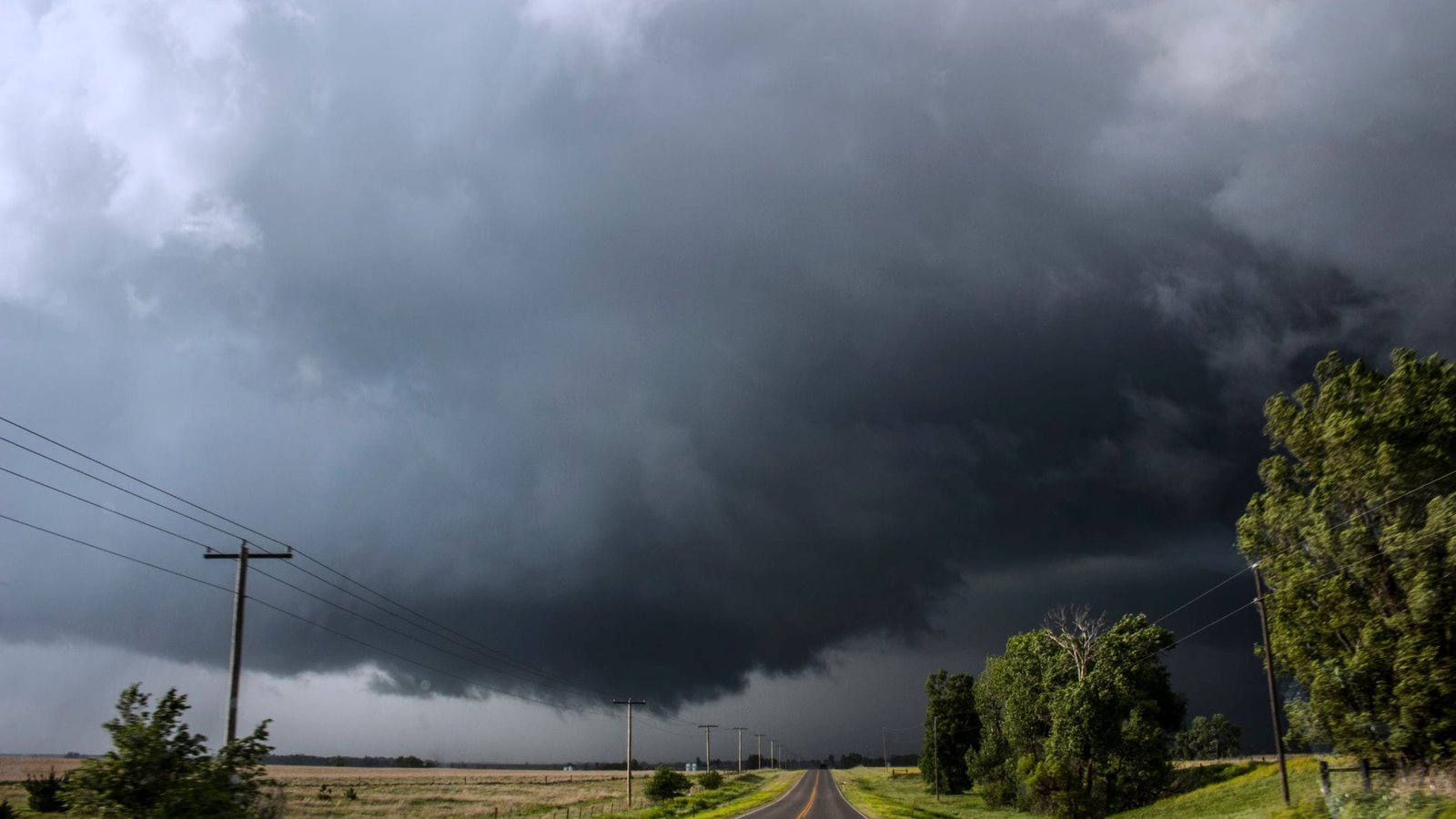 Defesa Civil emite alerta de temporal em áreas da Serra e Norte