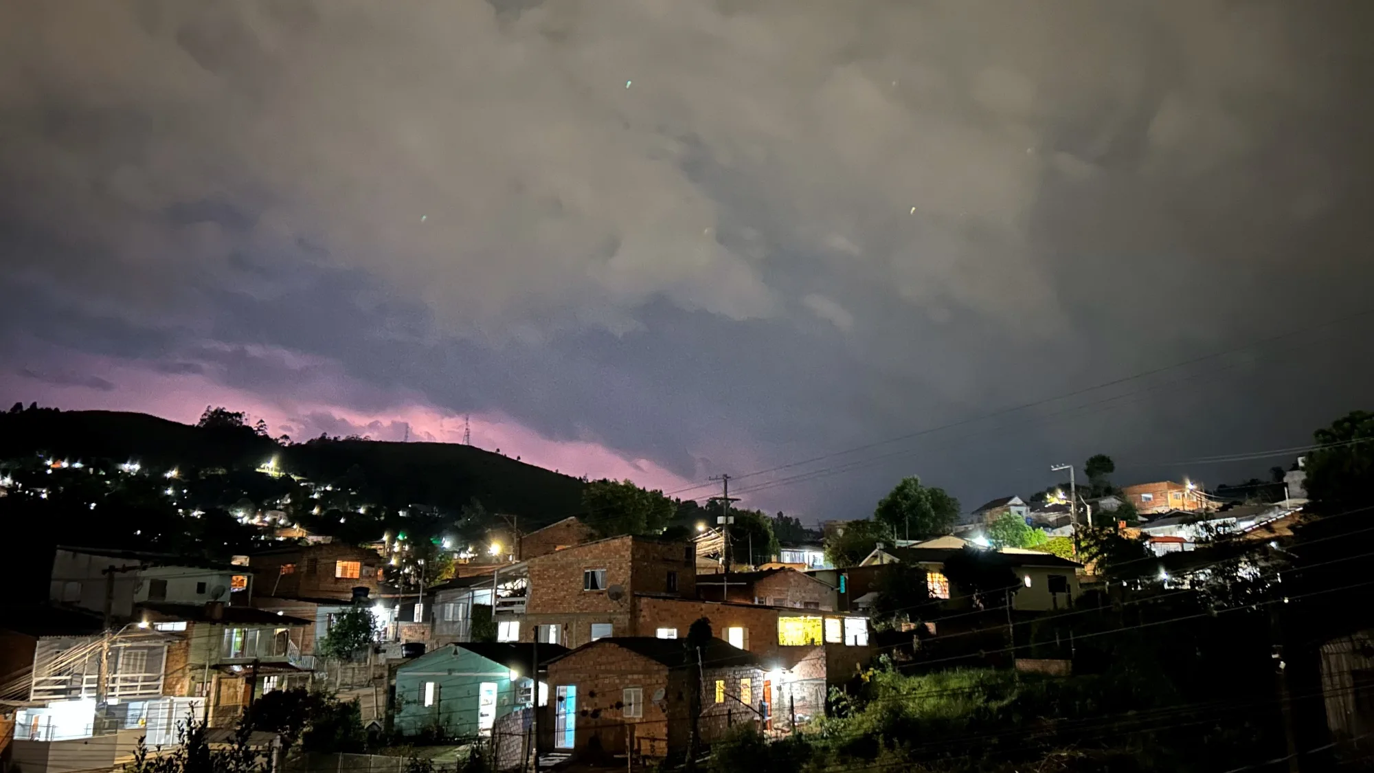 Áreas do Norte e Serra recebem alerta da Defesa Civil para queda de granizo