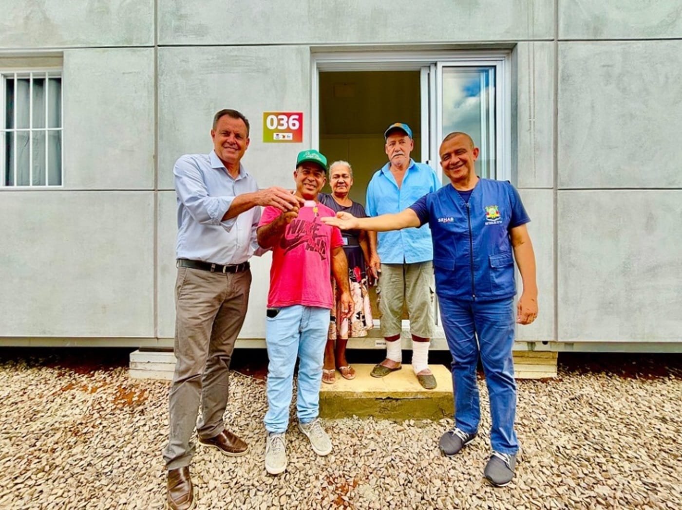 Governo do RS entrega 40 casas temporárias em Arroio do Meio