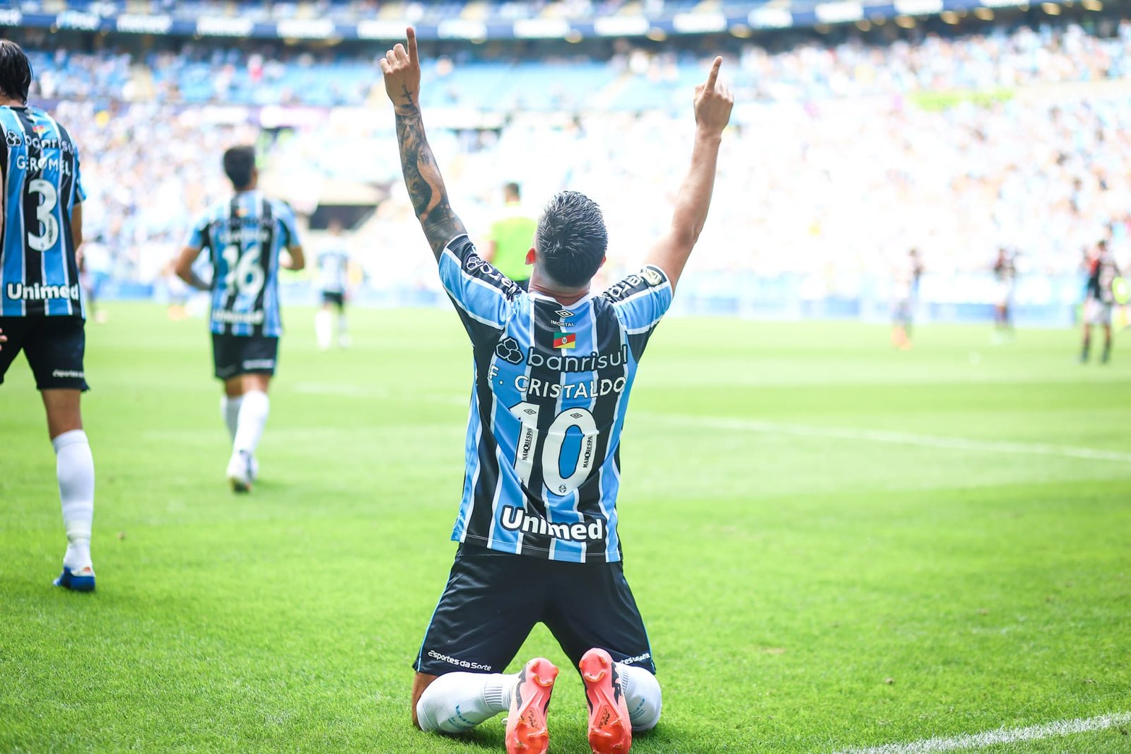 Com o apoio da torcida, Grêmio vence o São Paulo 1 Com o apoio da torcida, Grêmio vence o São Paulo