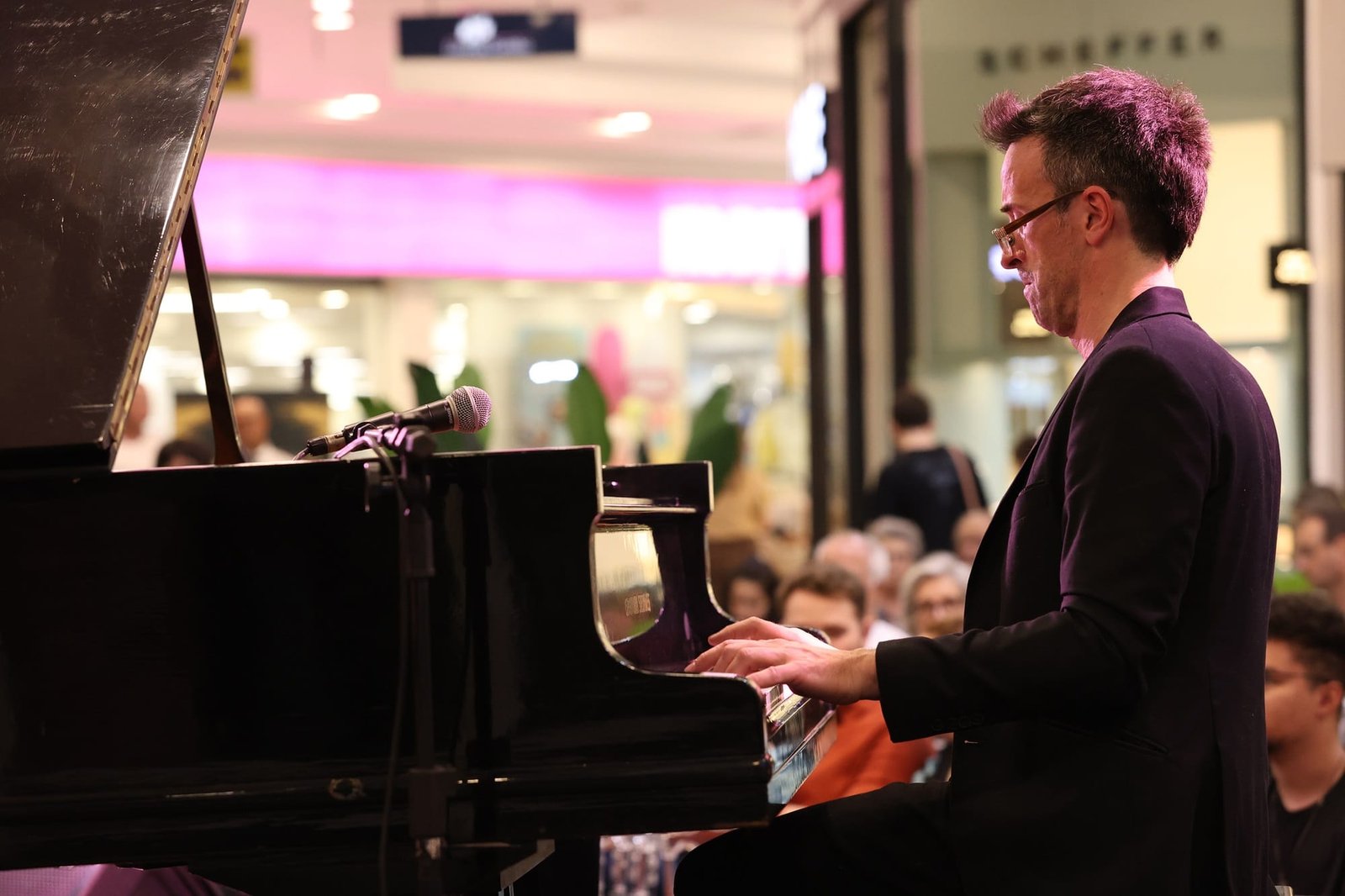 Pianista argentino Pablo Fraguela apresenta clássicos do tango em Porto Alegre