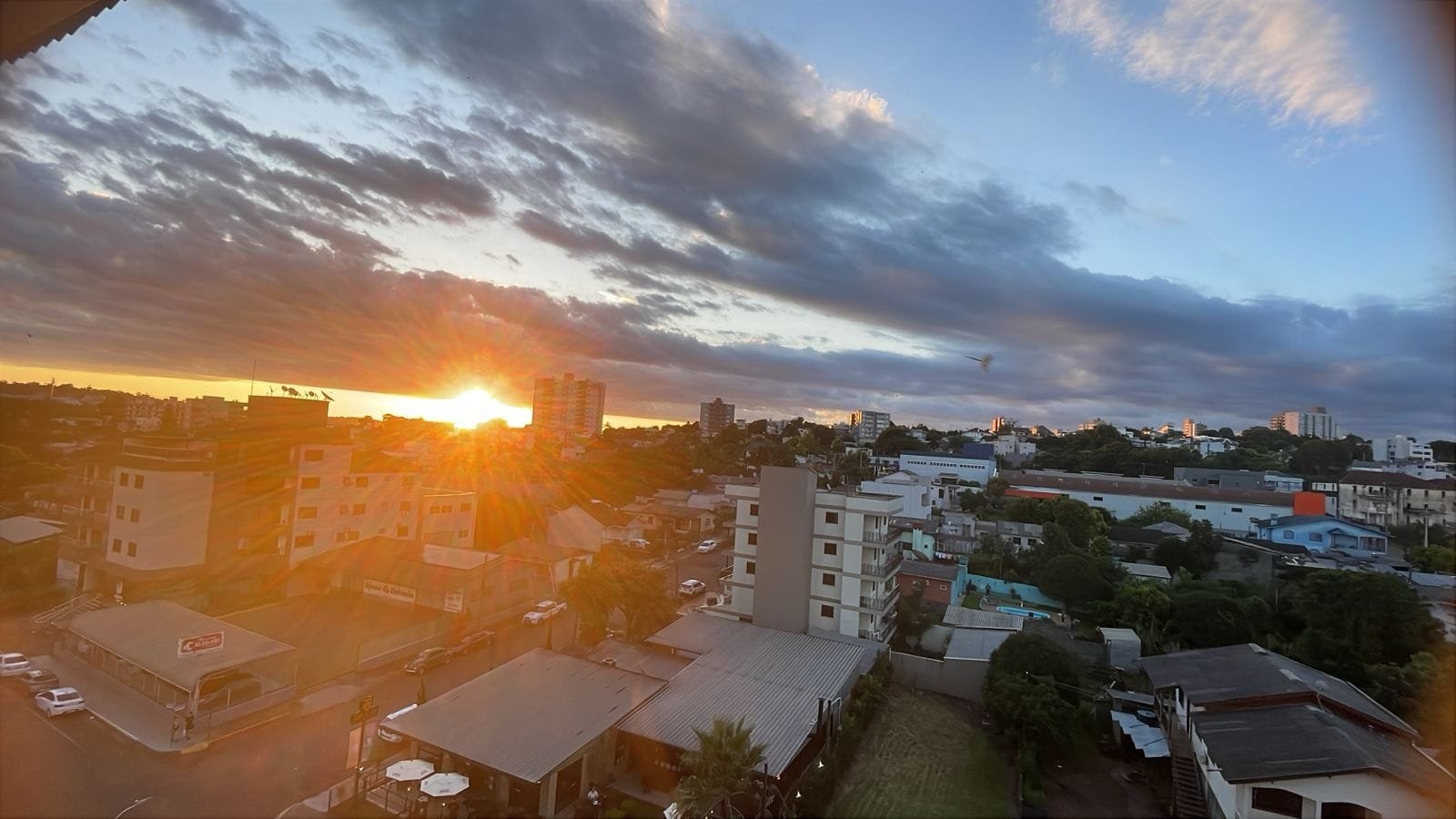 Previsão destaca ar quente e chuva isolada no RS nesta quarta