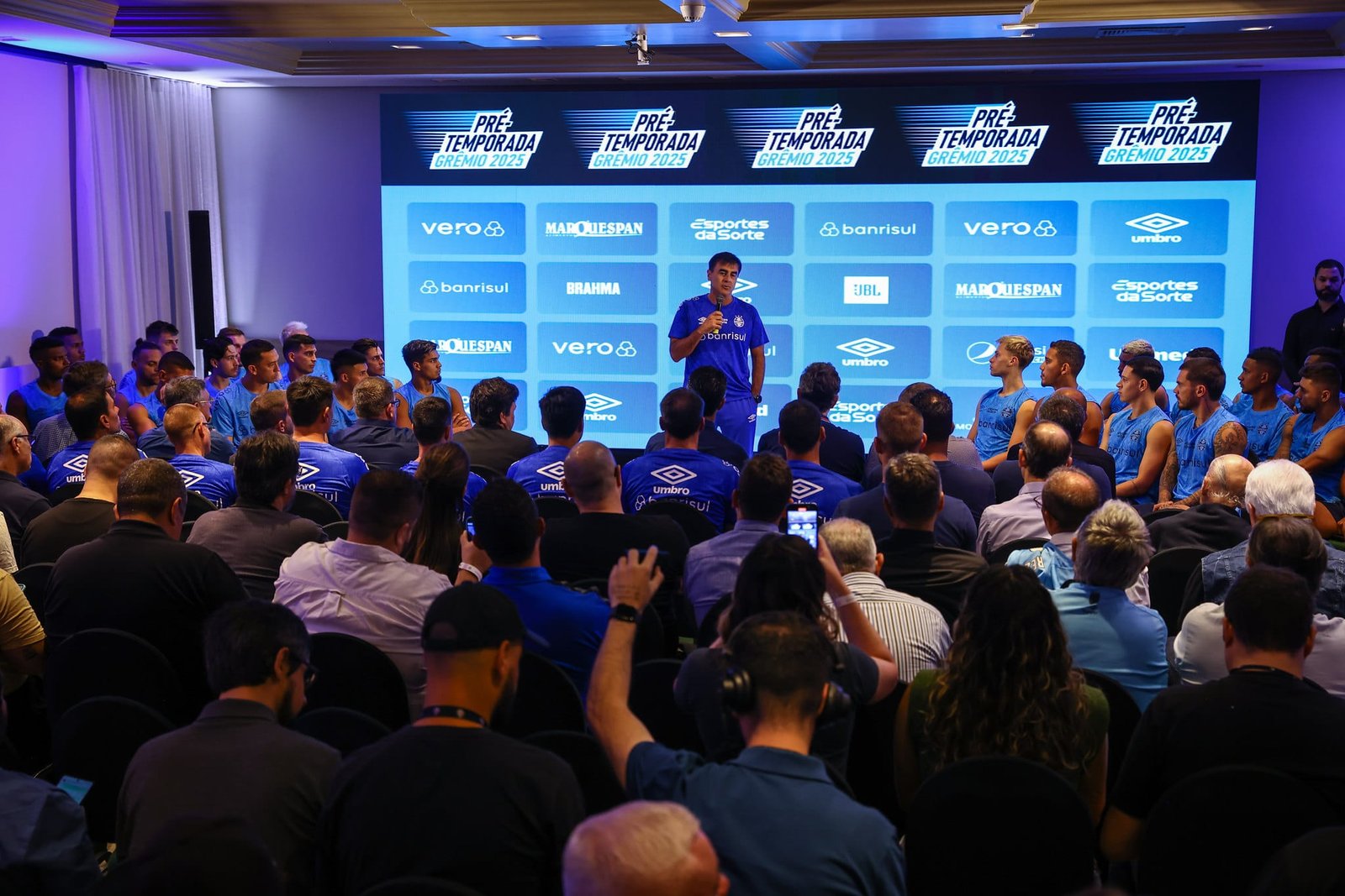 Grêmio começa oficialmente a temporada 2024; Confira lista de jogadores