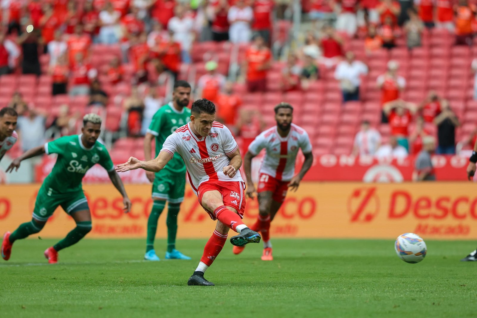 “Estamos evoluindo”, ressalta Roger após Inter vencer o Juventude