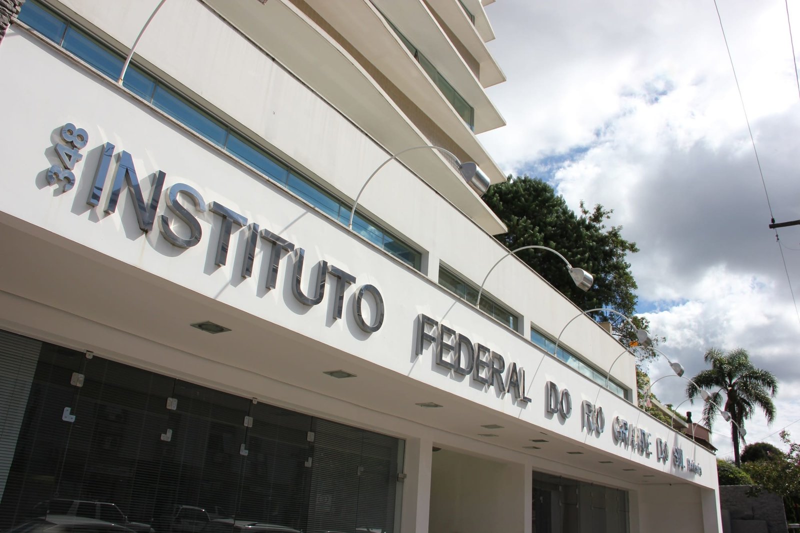 IFRS publica editais de concursos públicos 