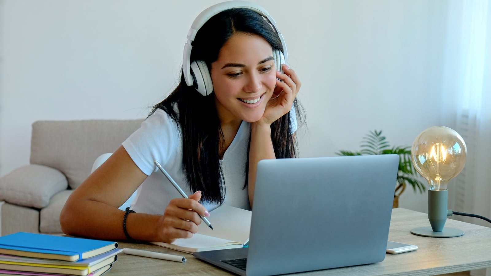 Instituição de educação oferece cursos gratuitos e on-line