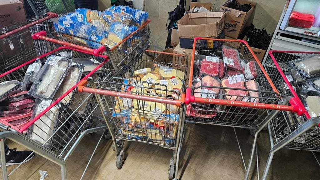 Fiscalização apreende mais de meia tonelada de alimentos em Torres