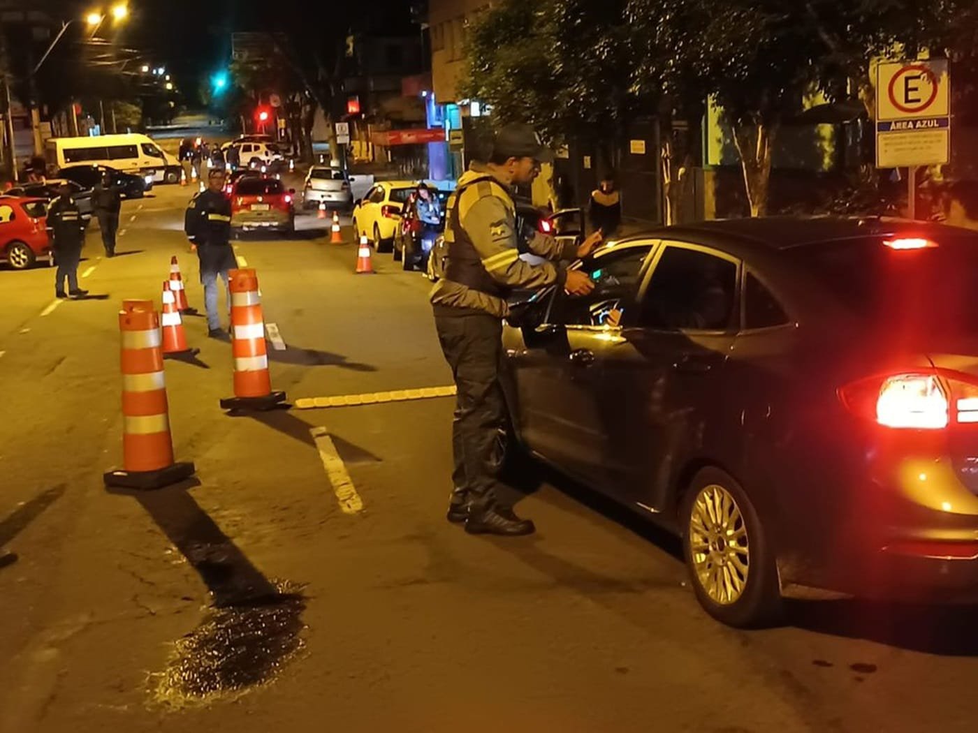 Em cinco horas, operação flagra 63 condutores sob influência de álcool em Caxias do Sul 10 Em cinco horas, operação flagra 63 condutores sob influência de álcool em Caxias do Sul