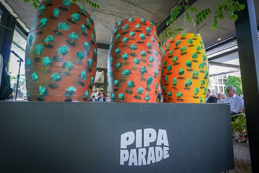 Barris de vinho pintados viram atração na Serra Gaúcha 2 54271041725 1ac9ae6db4 k