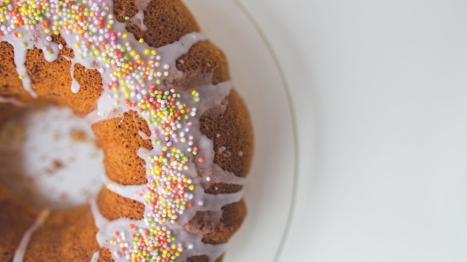 Bolo de Baunilha Fofinho e Úmido: Receita Simples e Irresistível