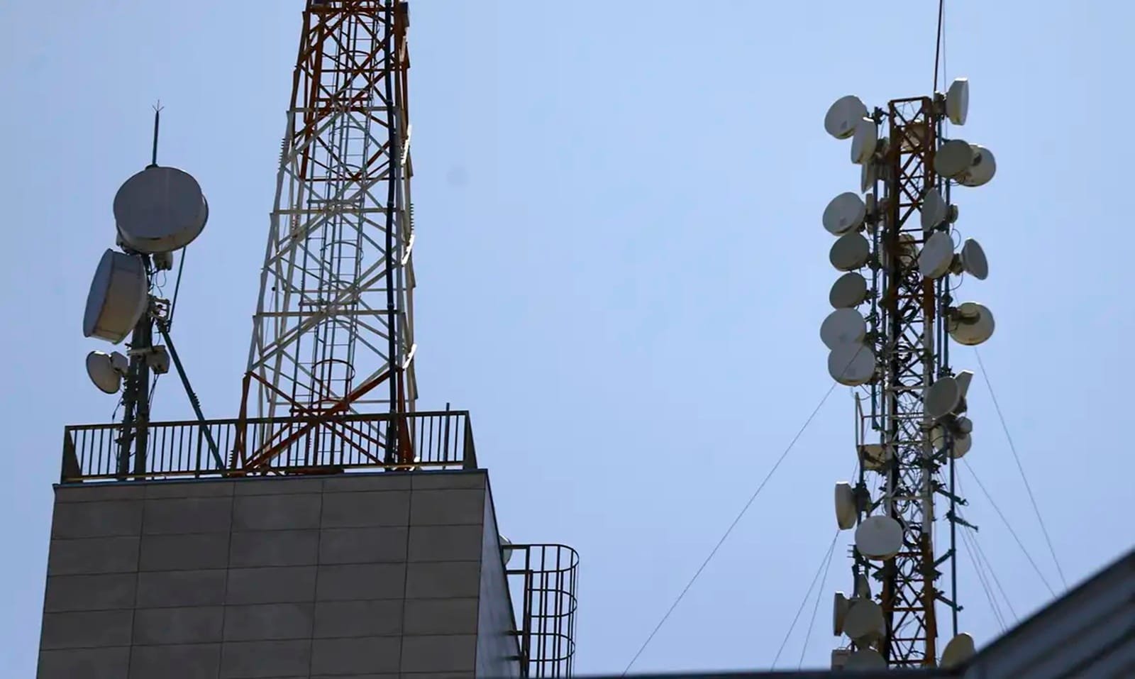 Ministério das Comunicações assina acordos para viabilizar acesso à internet em áreas rurais