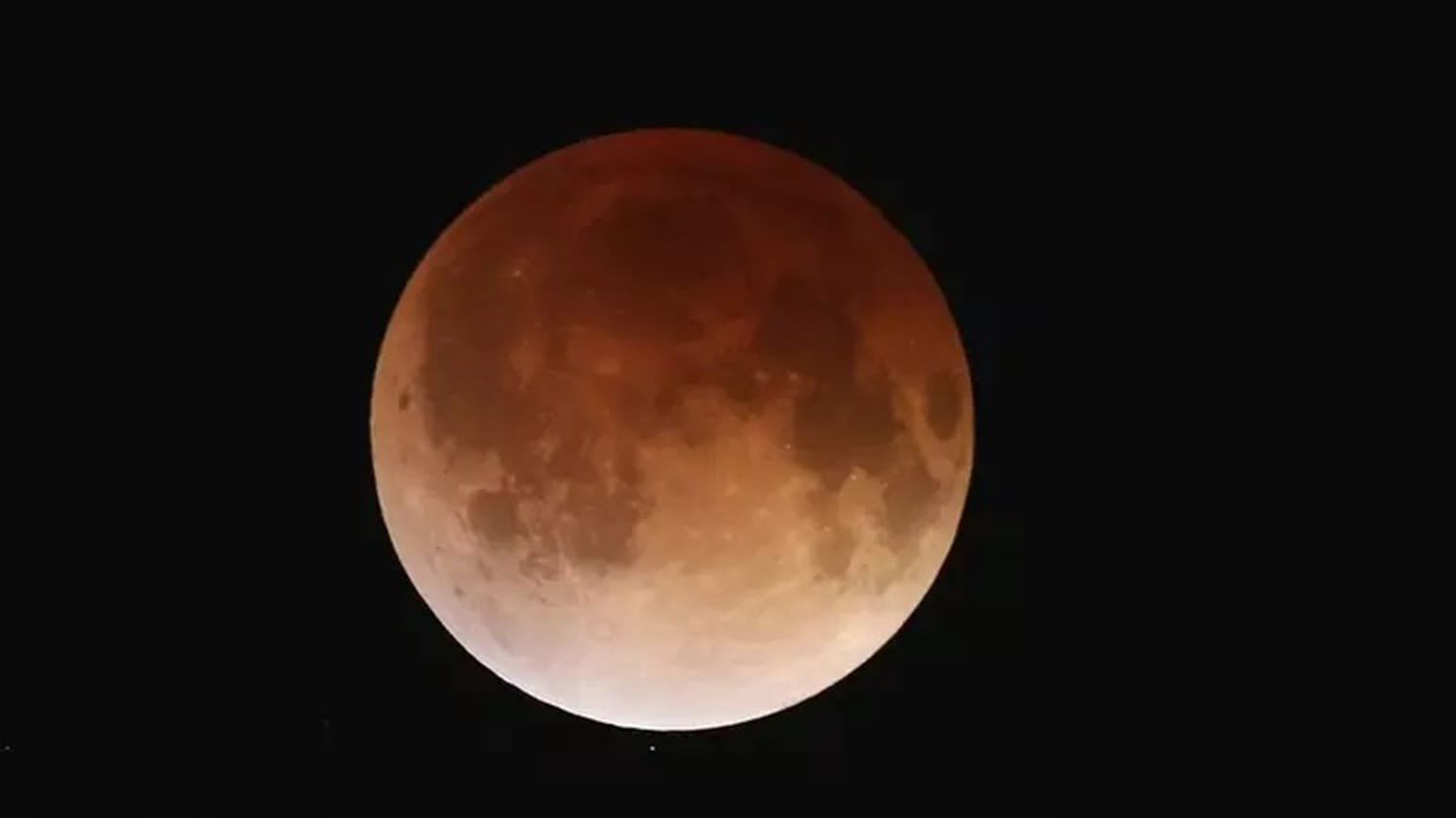 Eclipse Lunar Total acontece em março