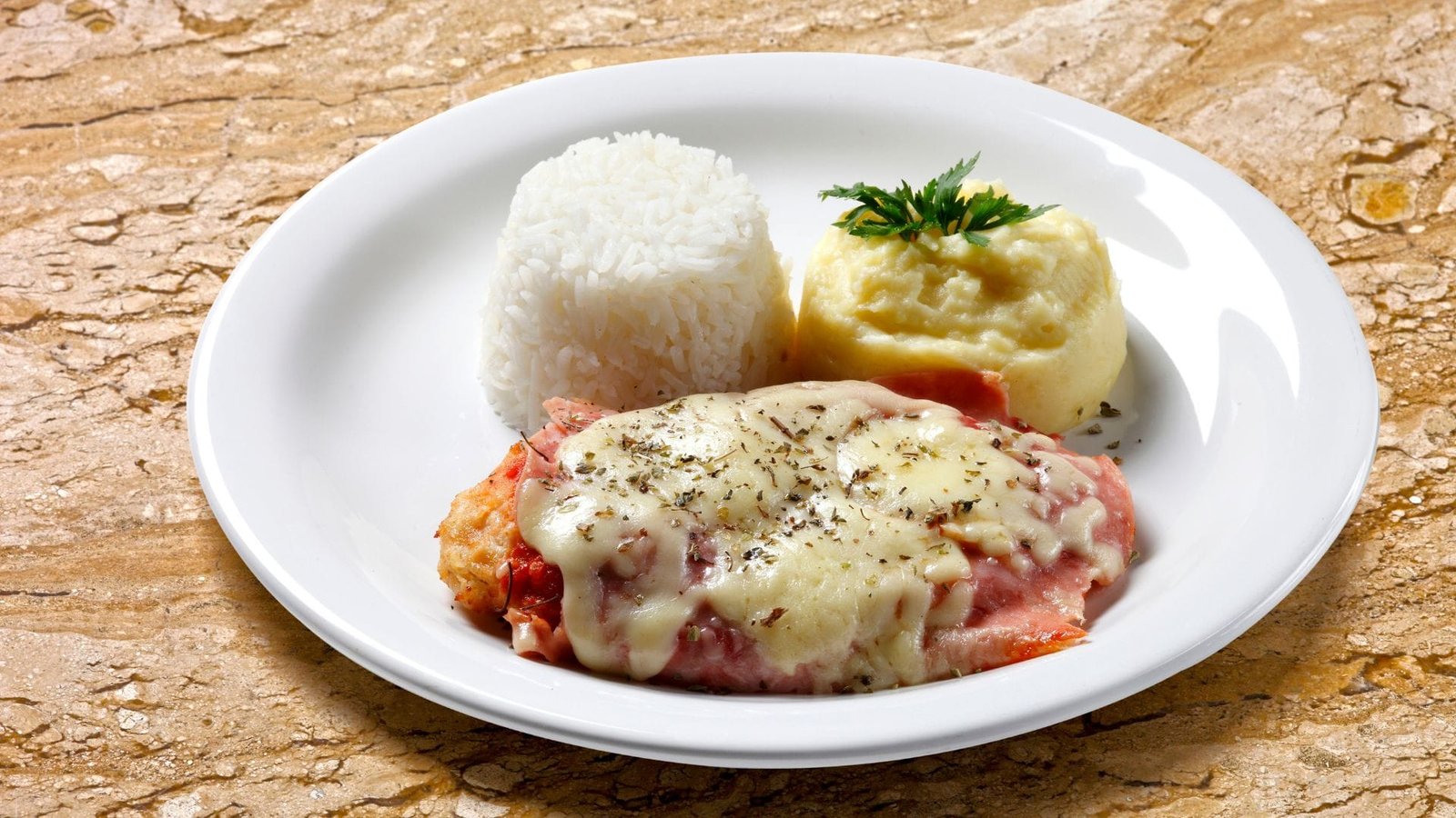 Bife à Parmegiana: Receita Clássica com Toque Caseiro