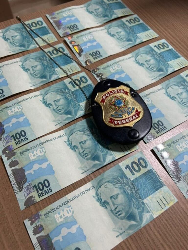 Polícia Federal investiga derrame de dinheiro falso em Alegrete 2 dinheiro falso