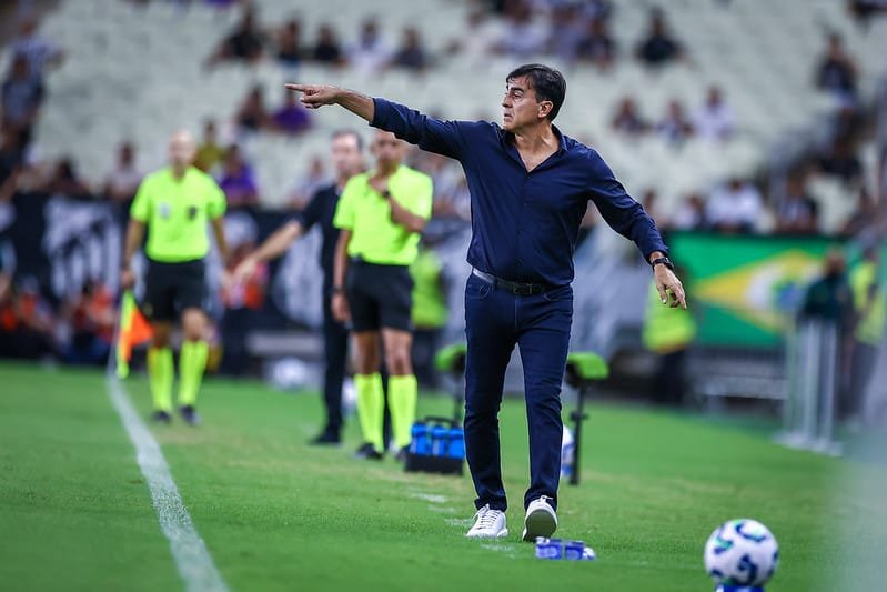 "O negativo foi o resultado, não o jogo", diz Quinteros após Grêmio perder para o Ceará 2 54432806646 b359d45d5c c