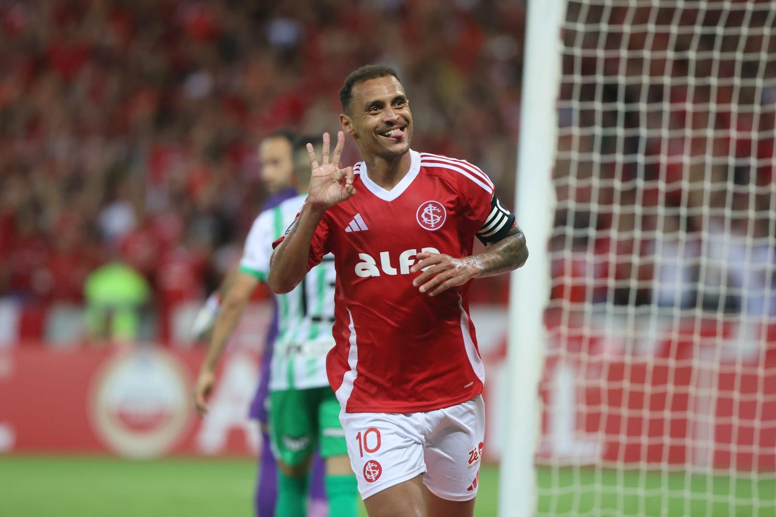 "Vencemos com autoridade", ressalta Roger após Inter vencer o Atlético Nacional 9 “Vencemos com autoridade”, ressalta Roger após Inter vencer o Atlético Nacional