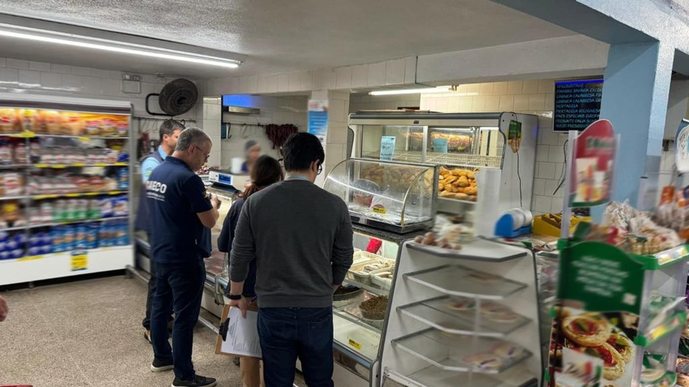 Fiscalização apreende mais de duas toneladas de alimentos impróprios para o consumo Encruzilhada do Sul 6 Fiscalização apreende mais de duas toneladas de alimentos impróprios para o consumo Encruzilhada do Sul