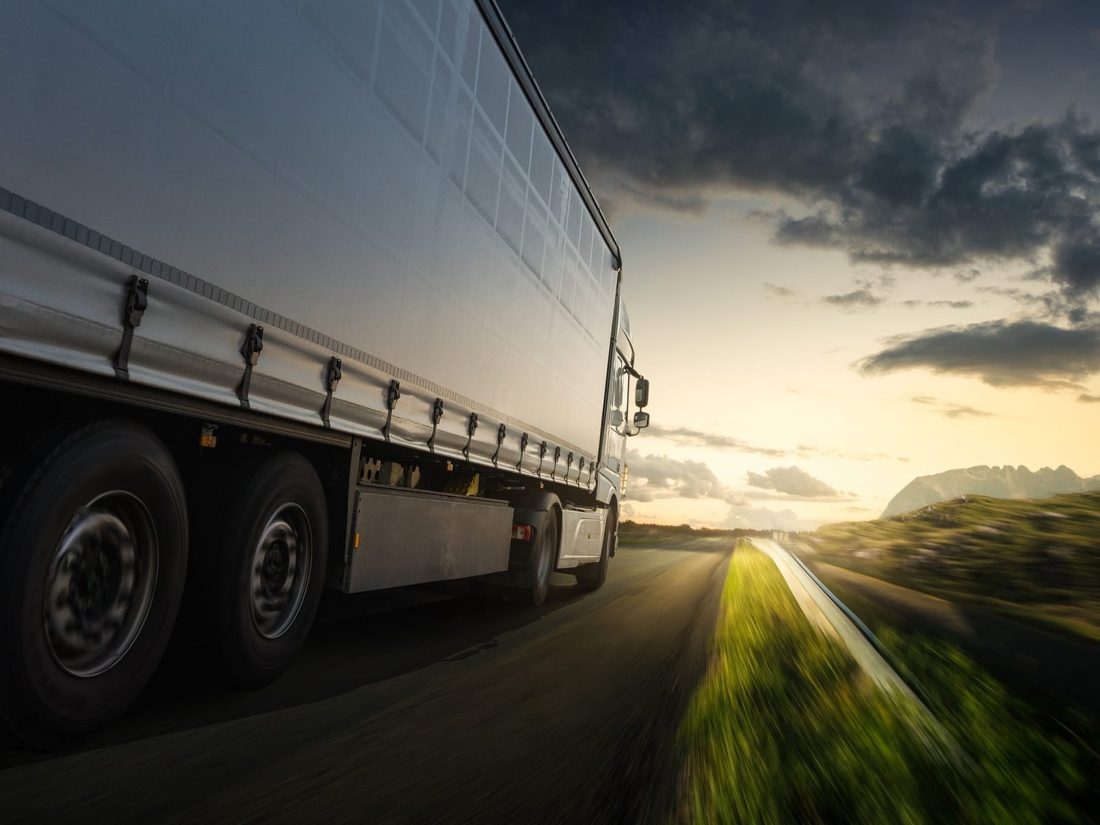 Inteligência artificial avança no transporte rodoviário de cargas