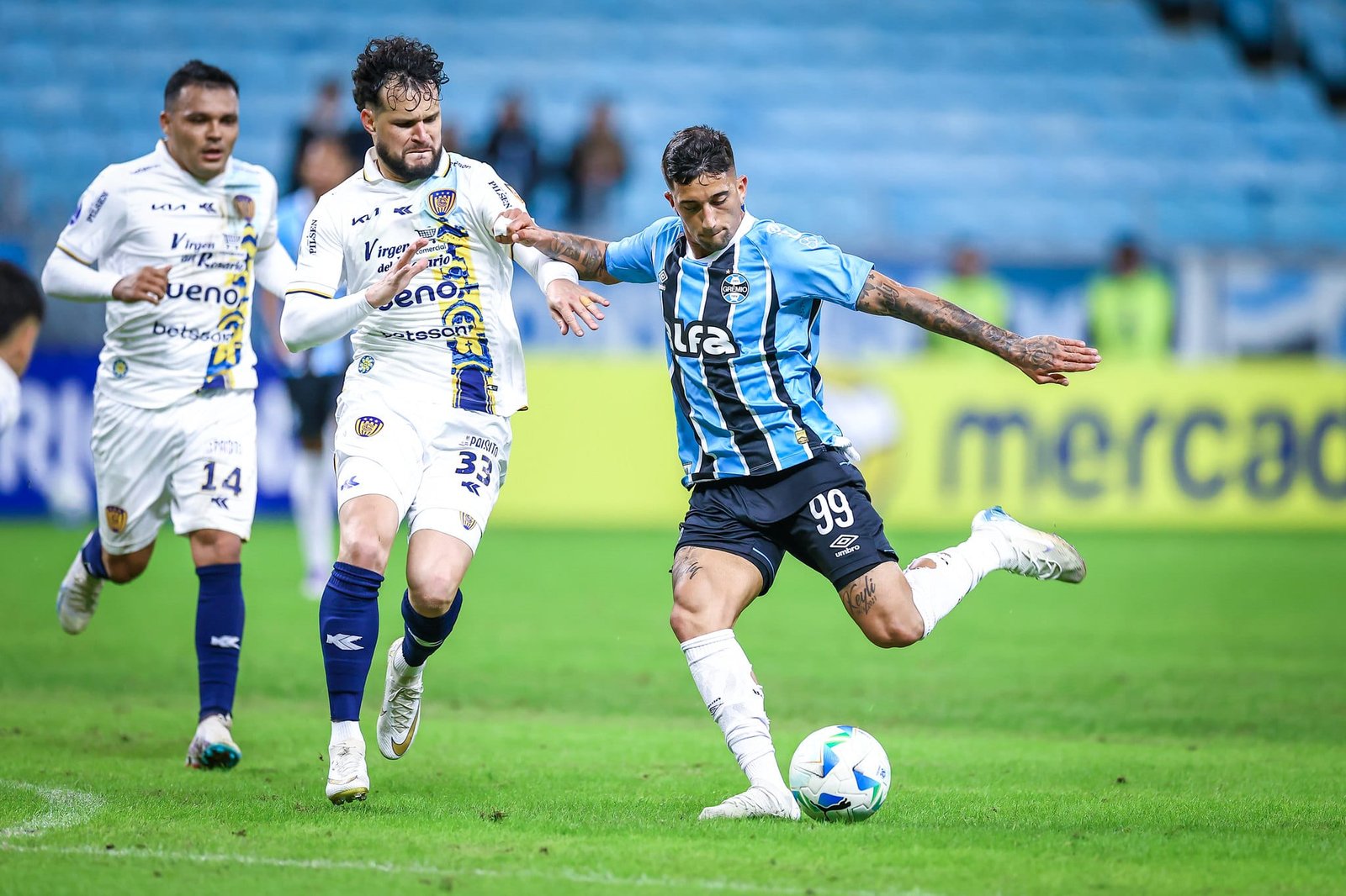 Grêmio vence o Sportivo Luqueño, mas Mano Menezes cobra futebol qualificado