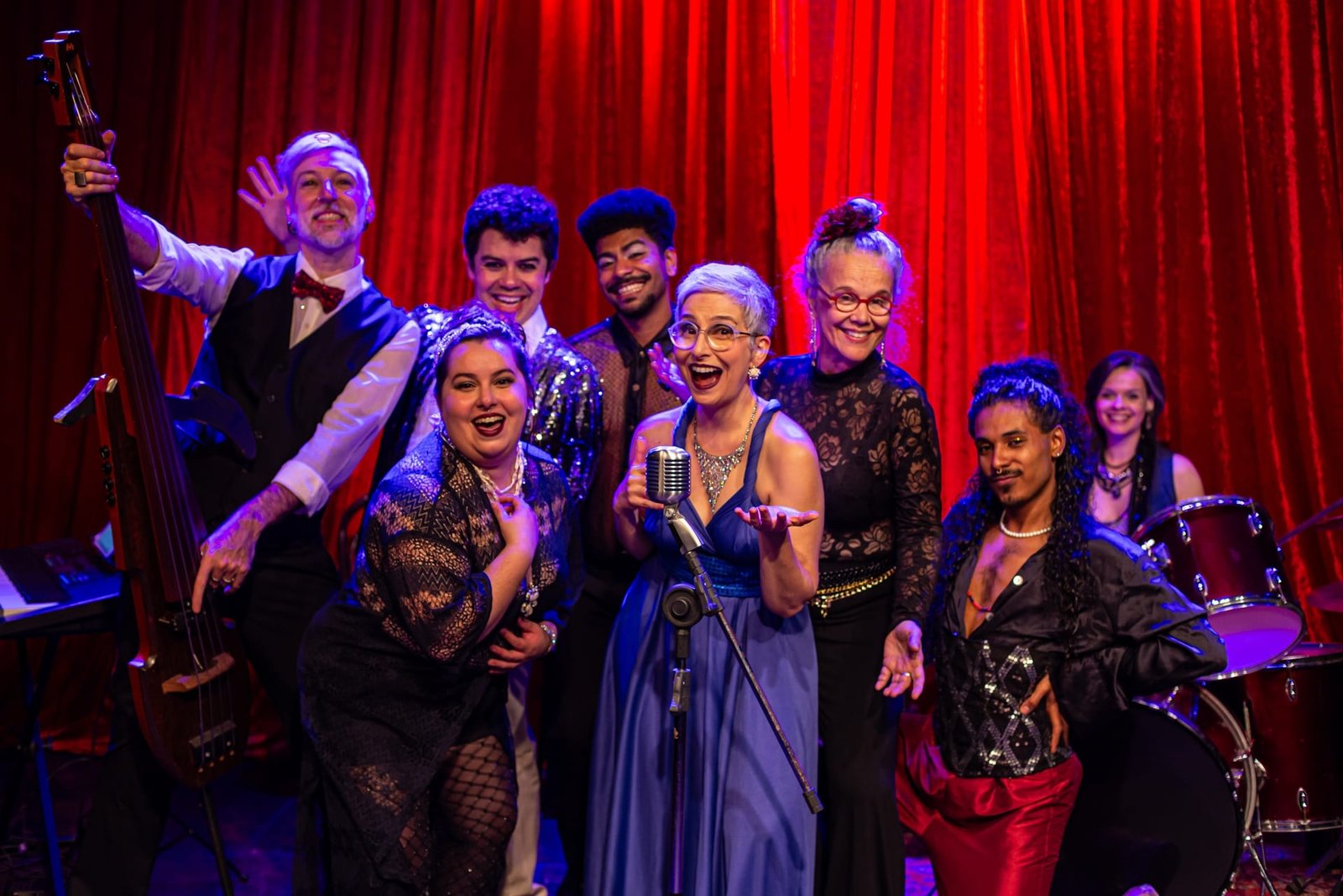 Espetáculo inédito da Cia Rústica, Cabaré do Tempo terá apresentação gratuita no Teatro Simões Lopes Neto