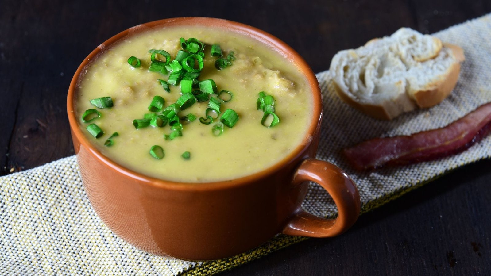 Receita de Caldo Cremoso de Batata com Bacon