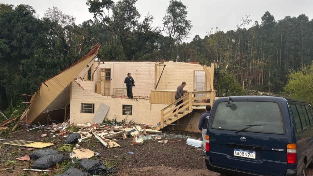 Tornado danifica mais de 200 casas na Região Norte do RS 2 tornado 2