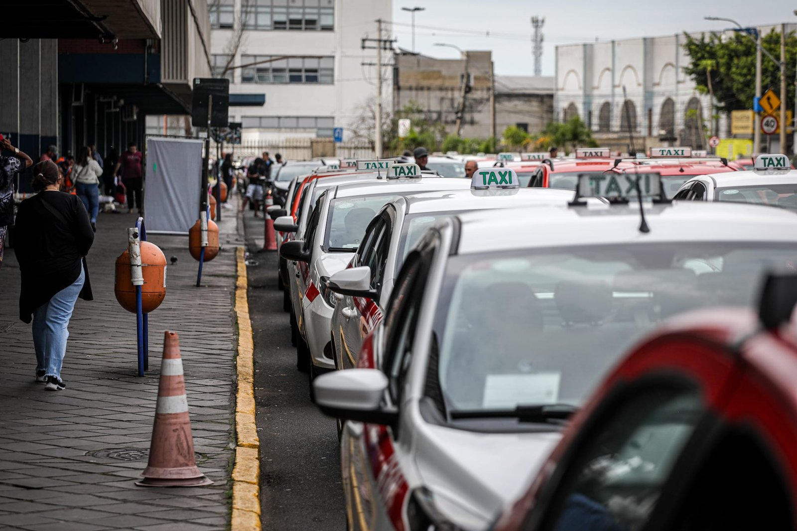 Projeto de Lei permite utilização do TRI para pagamento de serviço de táxi em Porto Alegre 7 Projeto de Lei permite utilização do TRI para pagamento de serviço de táxi em Porto Alegre