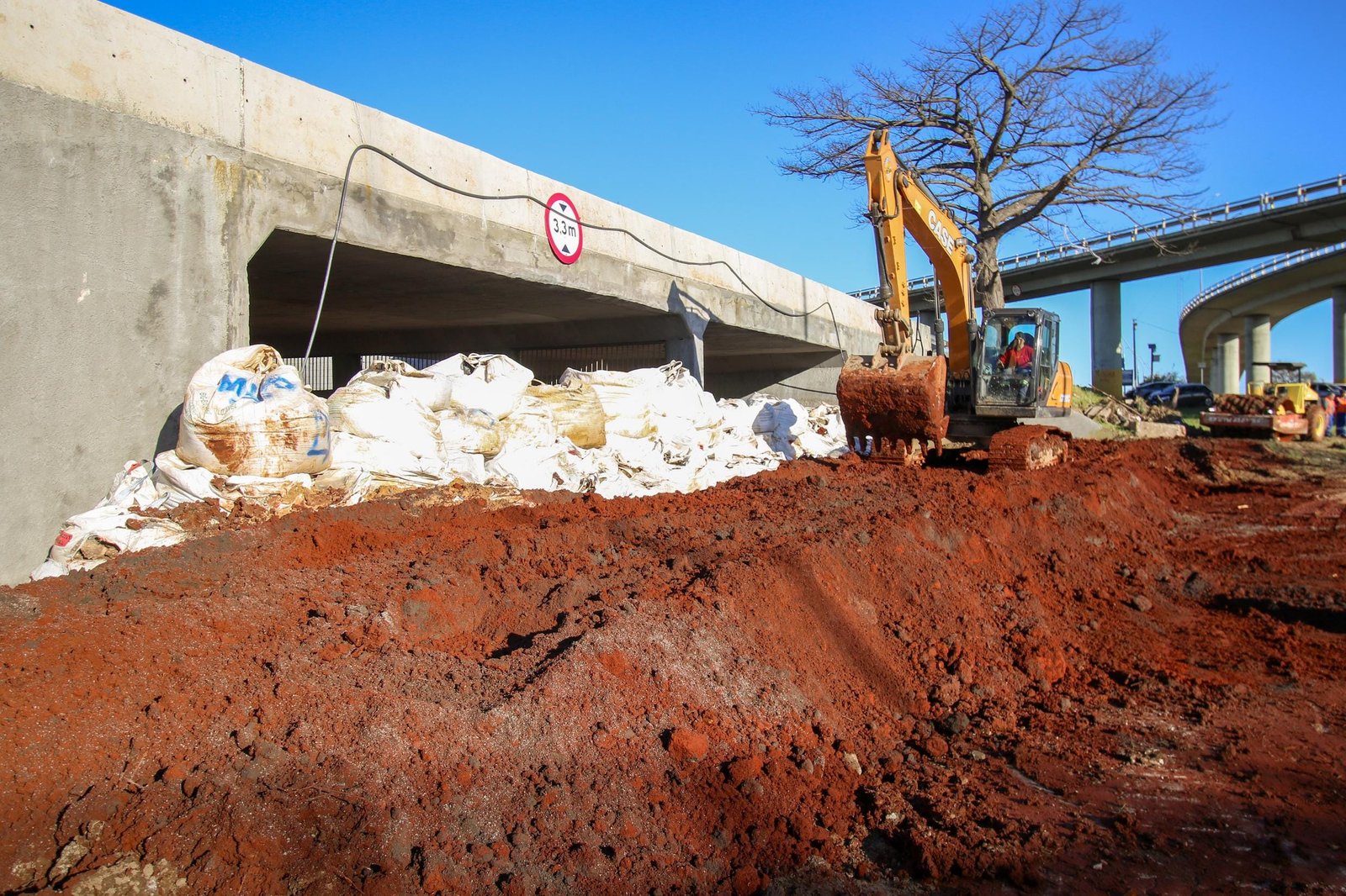 Comportas são reforçadas em Porto Alegre