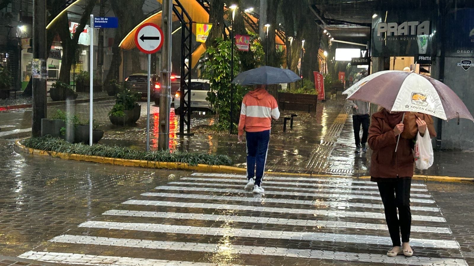 Previsão de chuva forte e frio no RS nesta quarta 4 Previsão de chuva forte e frio no RS nesta quarta