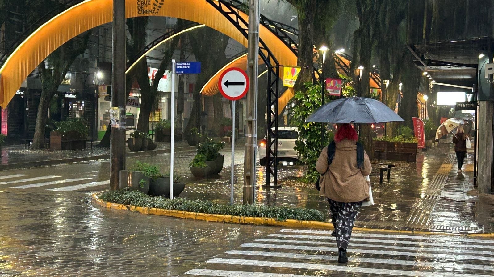 Previsão de chuva forte e risco de temporal em áreas do RS nesta quinta