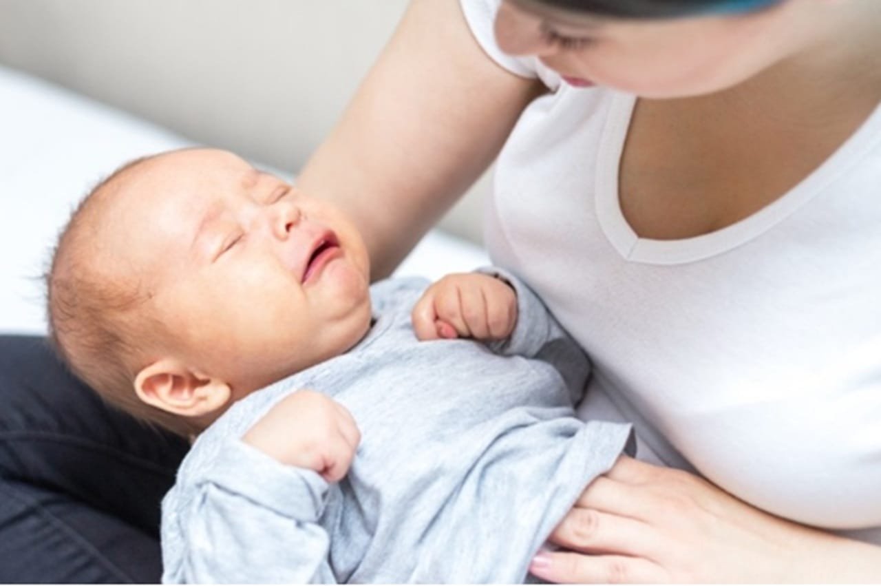 Cólicas em bebês: Por que elas ocorrem e como aliviar este incômodo? 1 Cólicas em bebês: Por que elas ocorrem e como aliviar este incômodo?