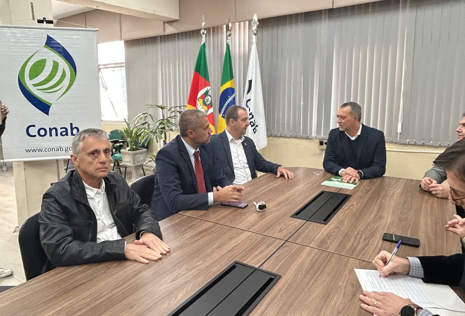 Setor arrozeiro gaúcho e governo federal buscam soluções para desequilíbrio de preços no arroz