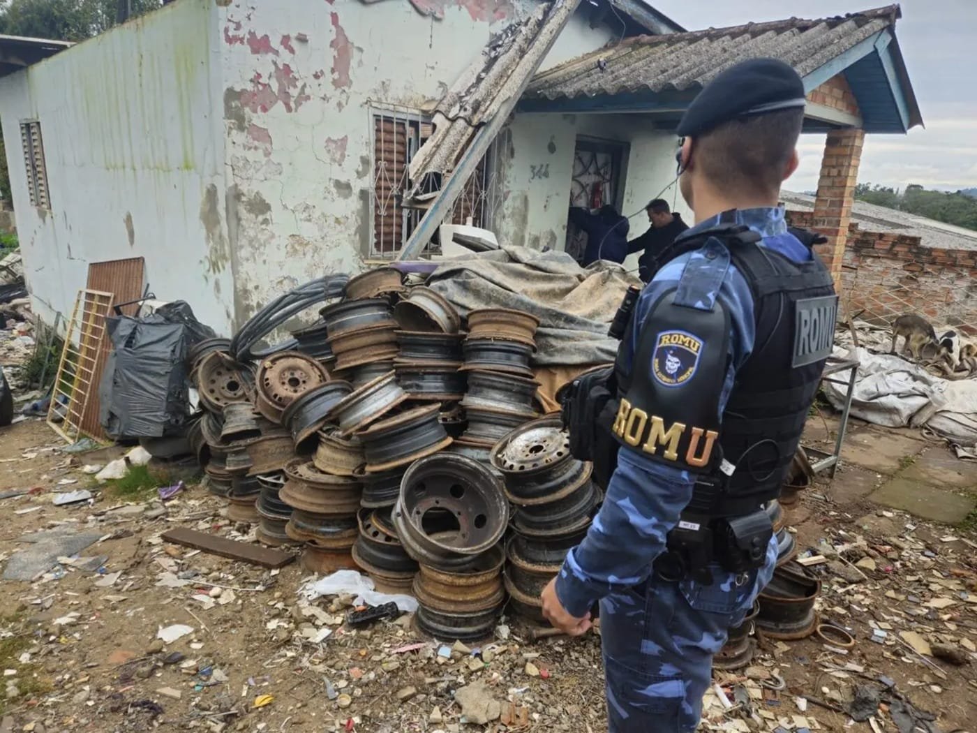 Operação Ferro-Velho flagra 4 estabelecimentos irregulares em Alvorada